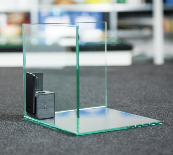 Cubes en plexiglas pour vitrines : Commandez sur Techni-Contact